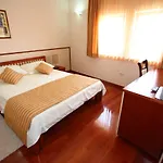 Palace 4*