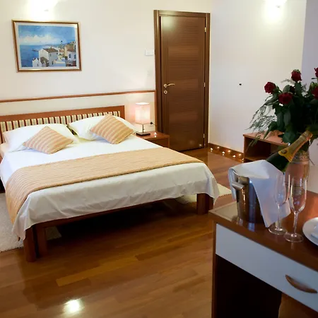 Palace 4*