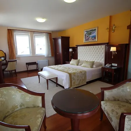 Palace Hotel 4*