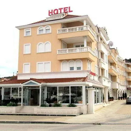 Palace 4*