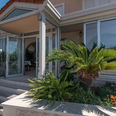 Ξενοδοχείο Palace 4*