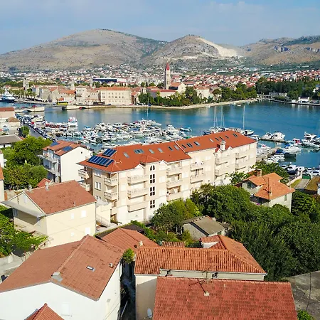 Palace Hotell 4*