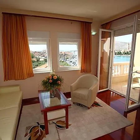Palace Ξενοδοχείο 4*