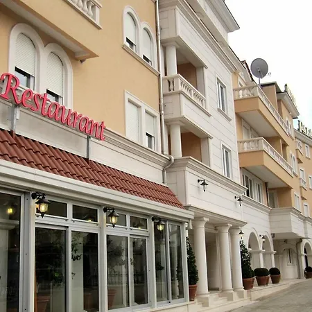特洛吉尔宫殿酒店 酒店 4*