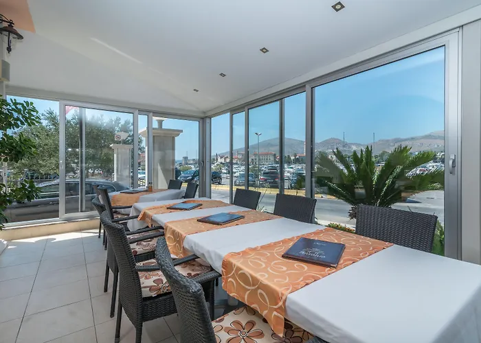 Palace 4* Трогир