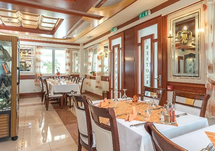 Palace Отель Трогир