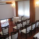 Palace Τρογκίρ