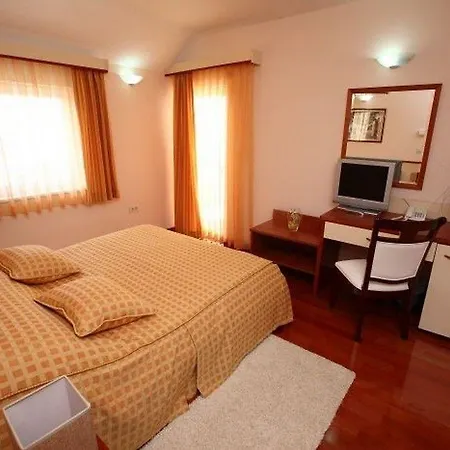 توجيربالاس فندق 4*