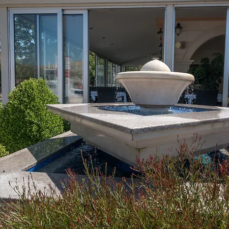 فندق توجيربالاس تروغير