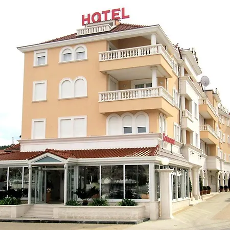 توجيربالاس تروغير