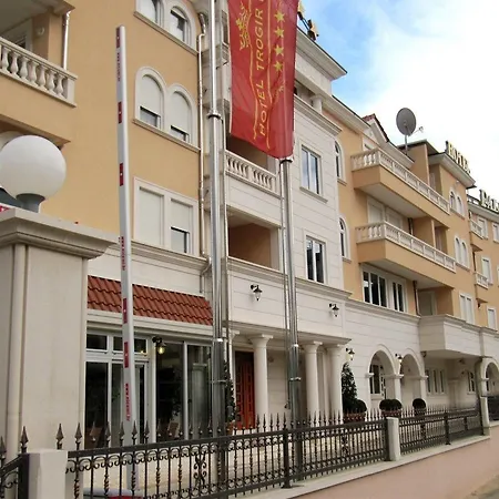 توجيربالاس تروغير