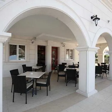 فندق توجيربالاس 4*