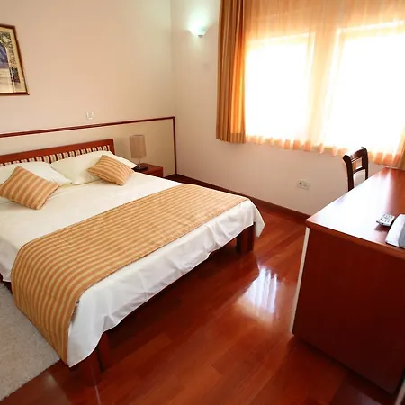 توجيربالاس 4*