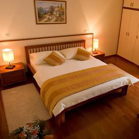 Palace 4*